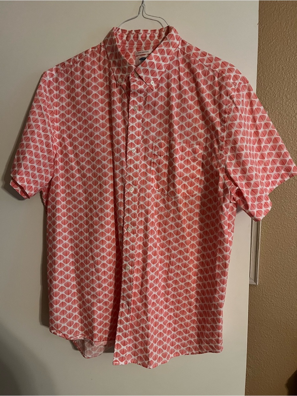 XL Men's Short-Sleeve BDC Shirt in Coral/tangerine geometric print..